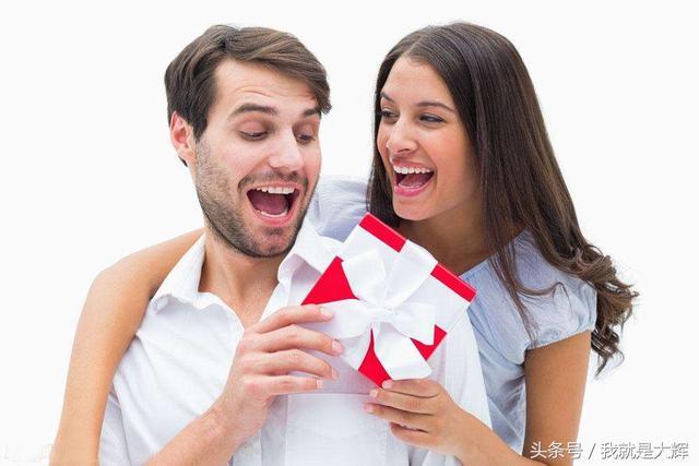 给男人什么礼物？男人最喜欢的10件礼物 女人一定要看，男生一定要转